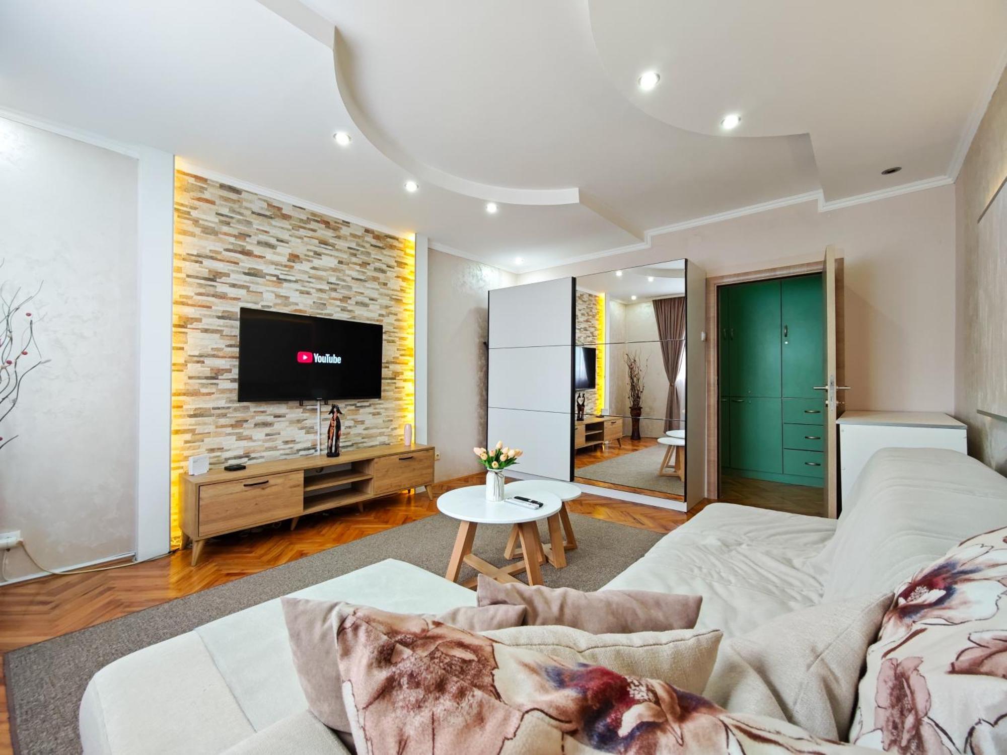 Apartman Julija Donji Milanovac Exteriör bild