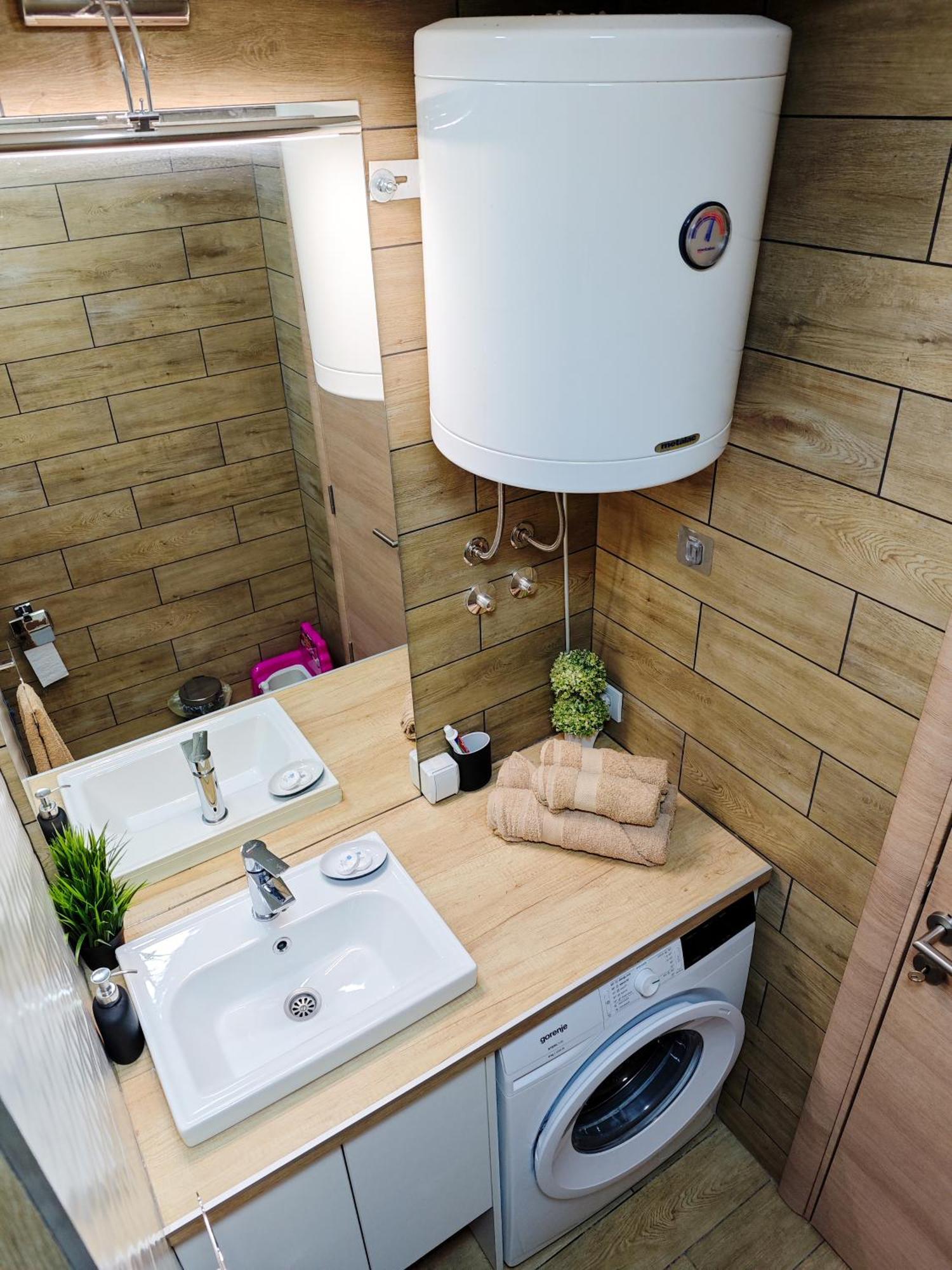 Apartman Julija Donji Milanovac Exteriör bild