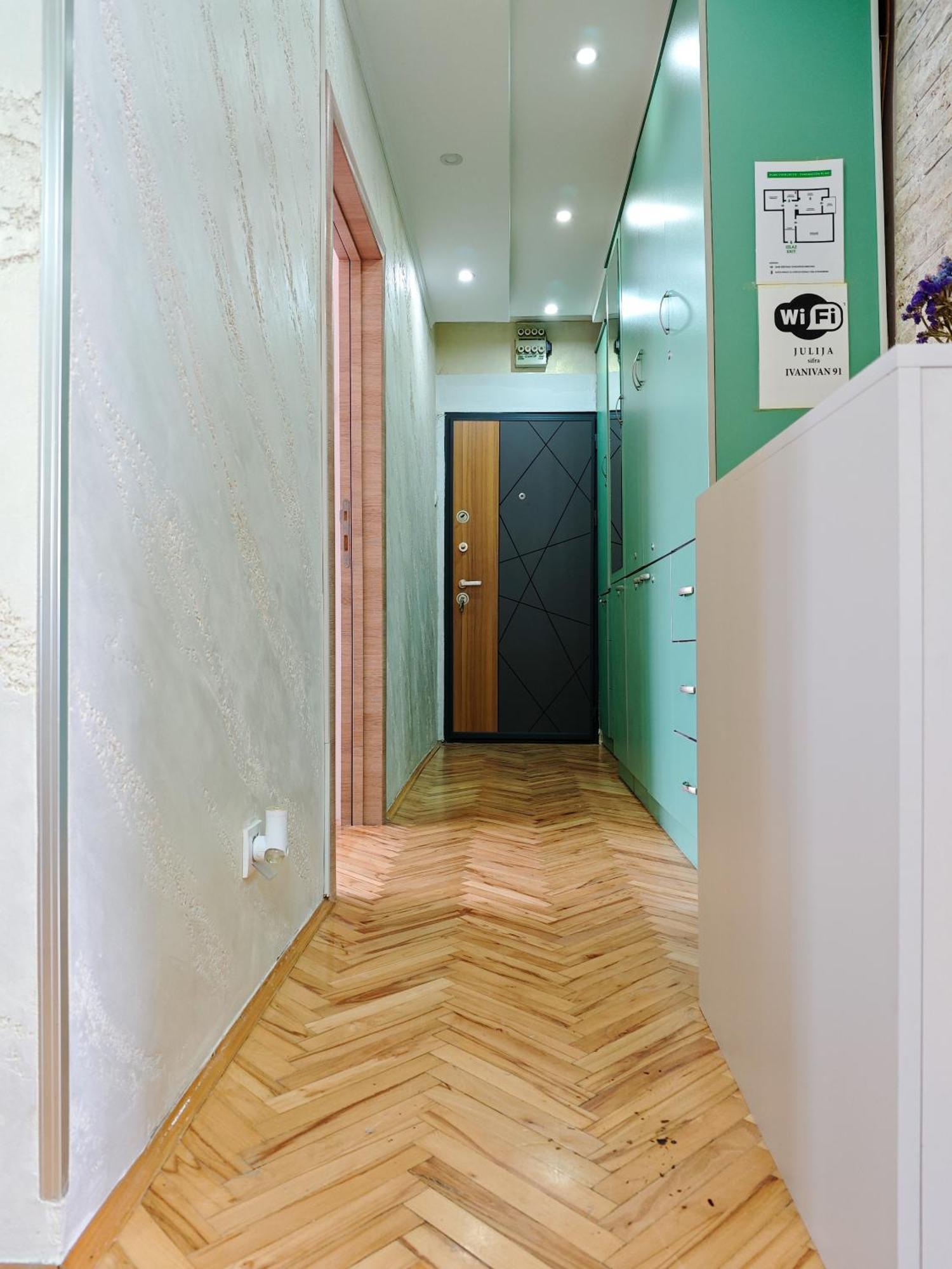 Apartman Julija Donji Milanovac Exteriör bild