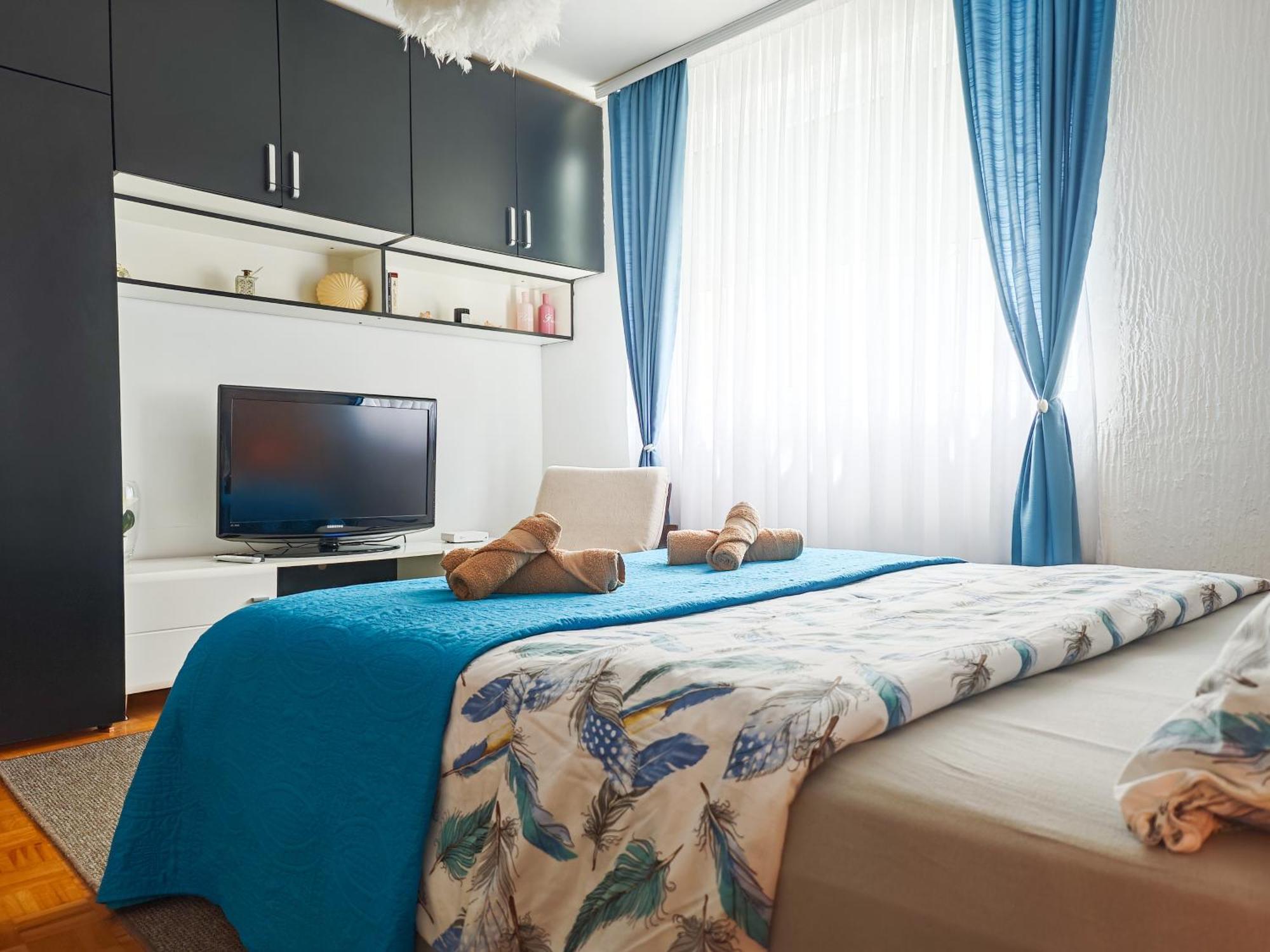 Apartman Julija Donji Milanovac Exteriör bild