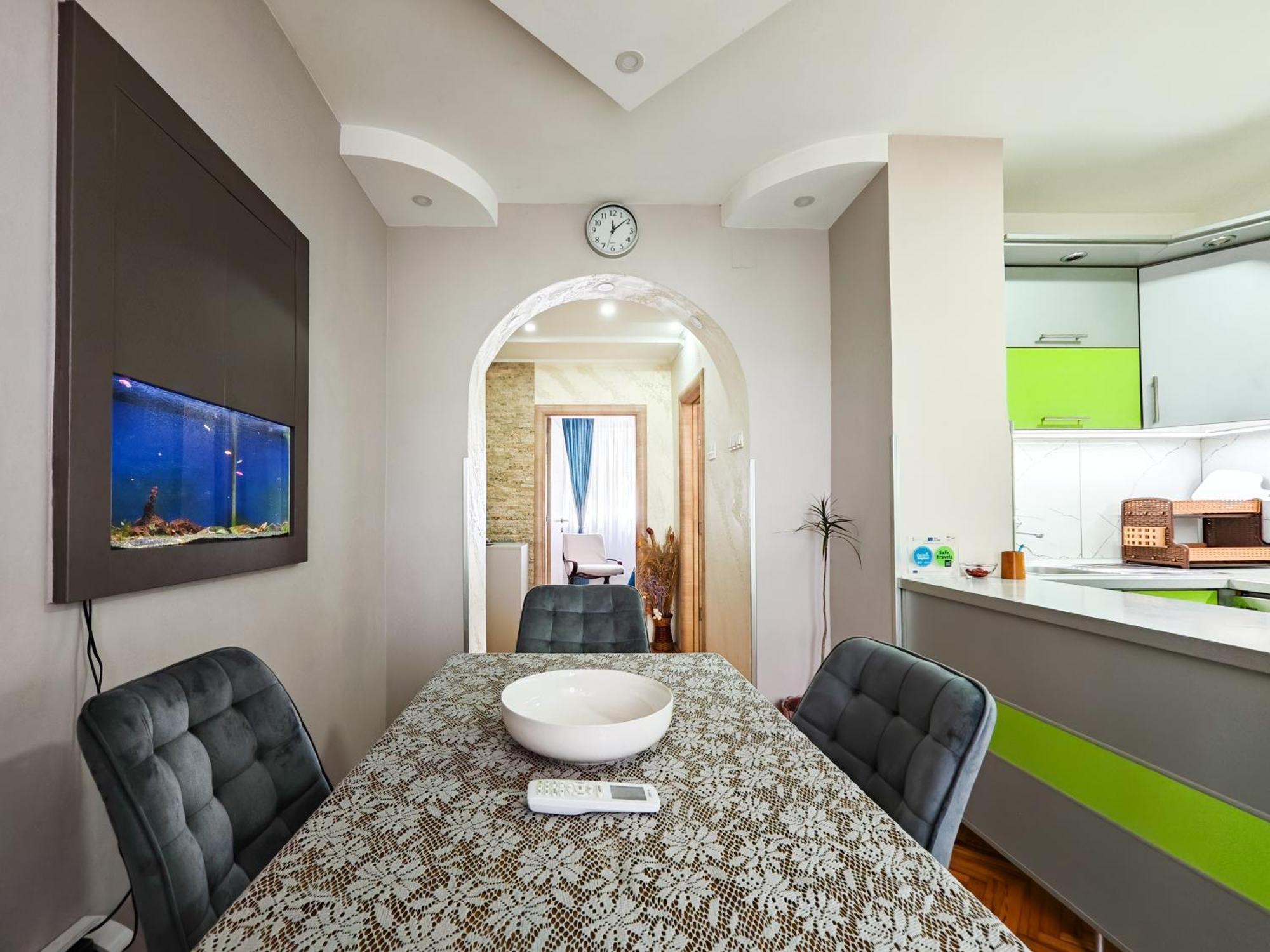 Apartman Julija Donji Milanovac Exteriör bild