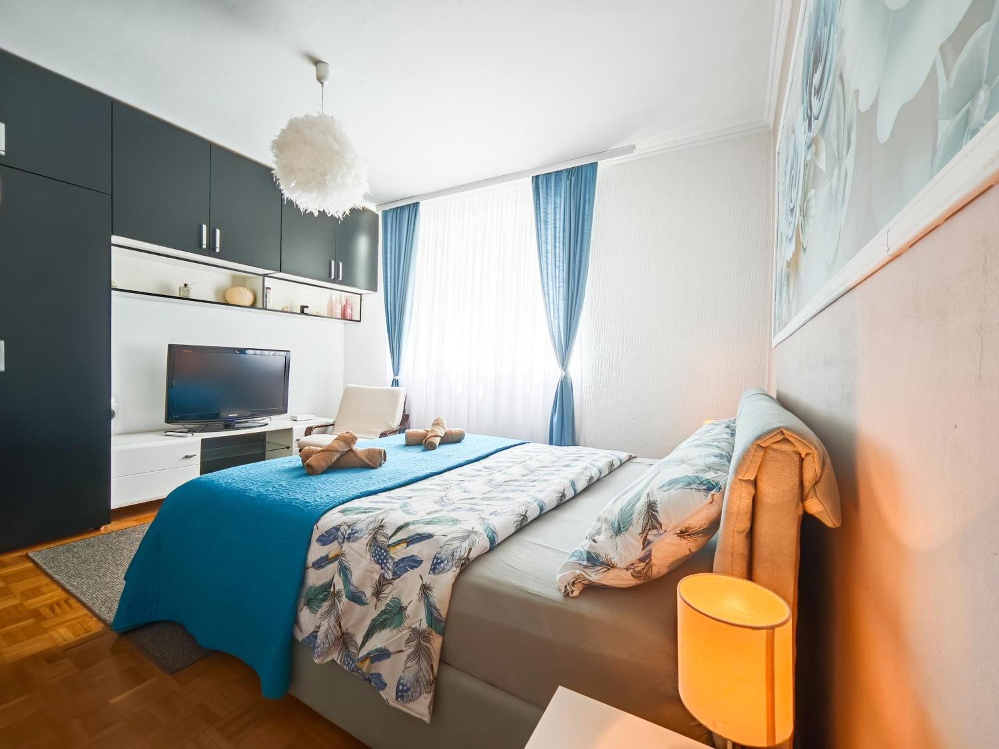 Apartman Julija Donji Milanovac Exteriör bild